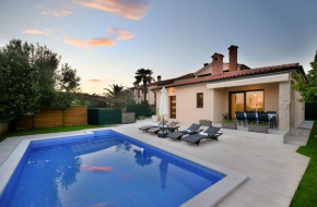 Charming villa Natali with private pool in Pula